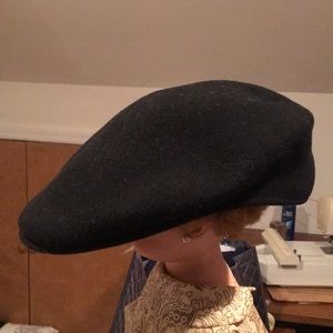 Vintage Kangol wool cap. Size L. Newsboy style